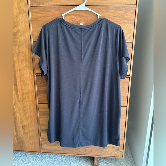 Athleta Women's Charcoal Short Sleeve Tee - Picture 8 of 9